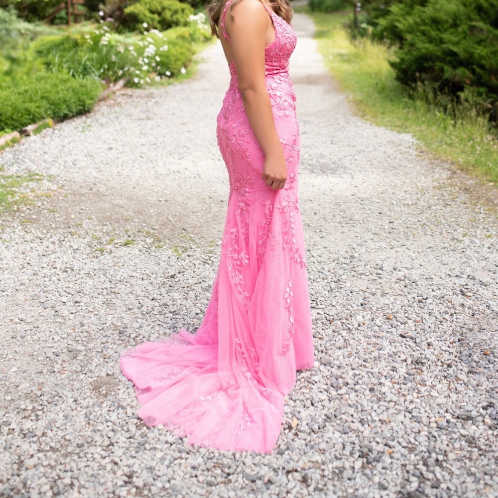 Woman’s/Teen formal dress